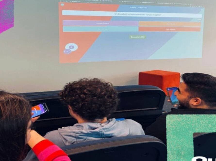 Oyunlaştırılmış online testle öğrenme keyfi