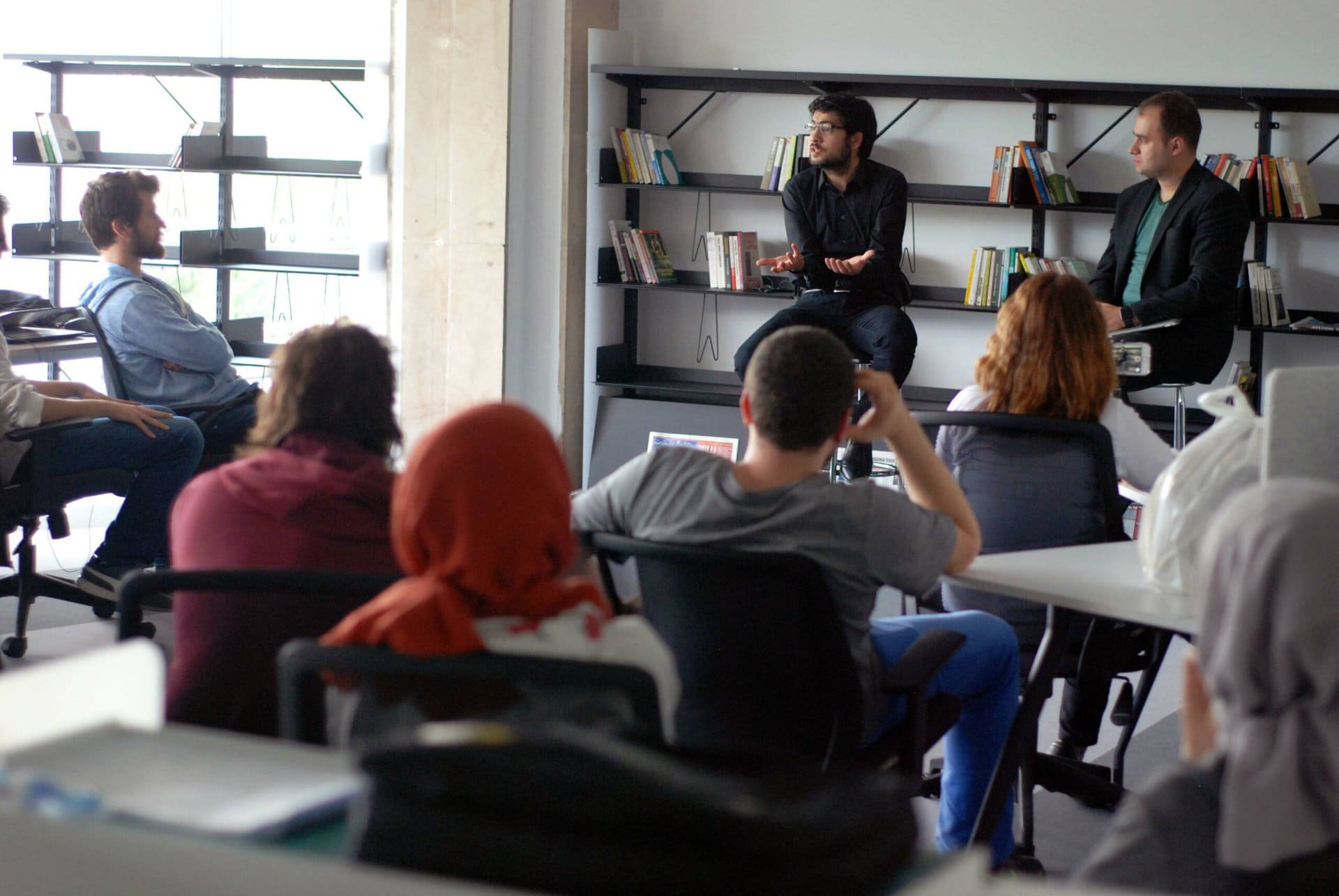 “Idea 2 Business” Söyleşileri’nde Bu Hafta Ekonomistler Platformu Başkanı Oğuz Demir ile Beraberdik